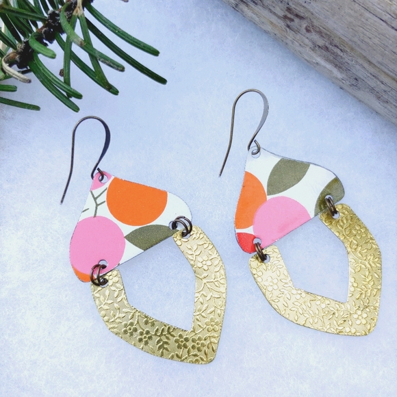 🛑SOLD🛑Retro Spring Garden - Vintage Tin & Brass - Picture 3 of 8